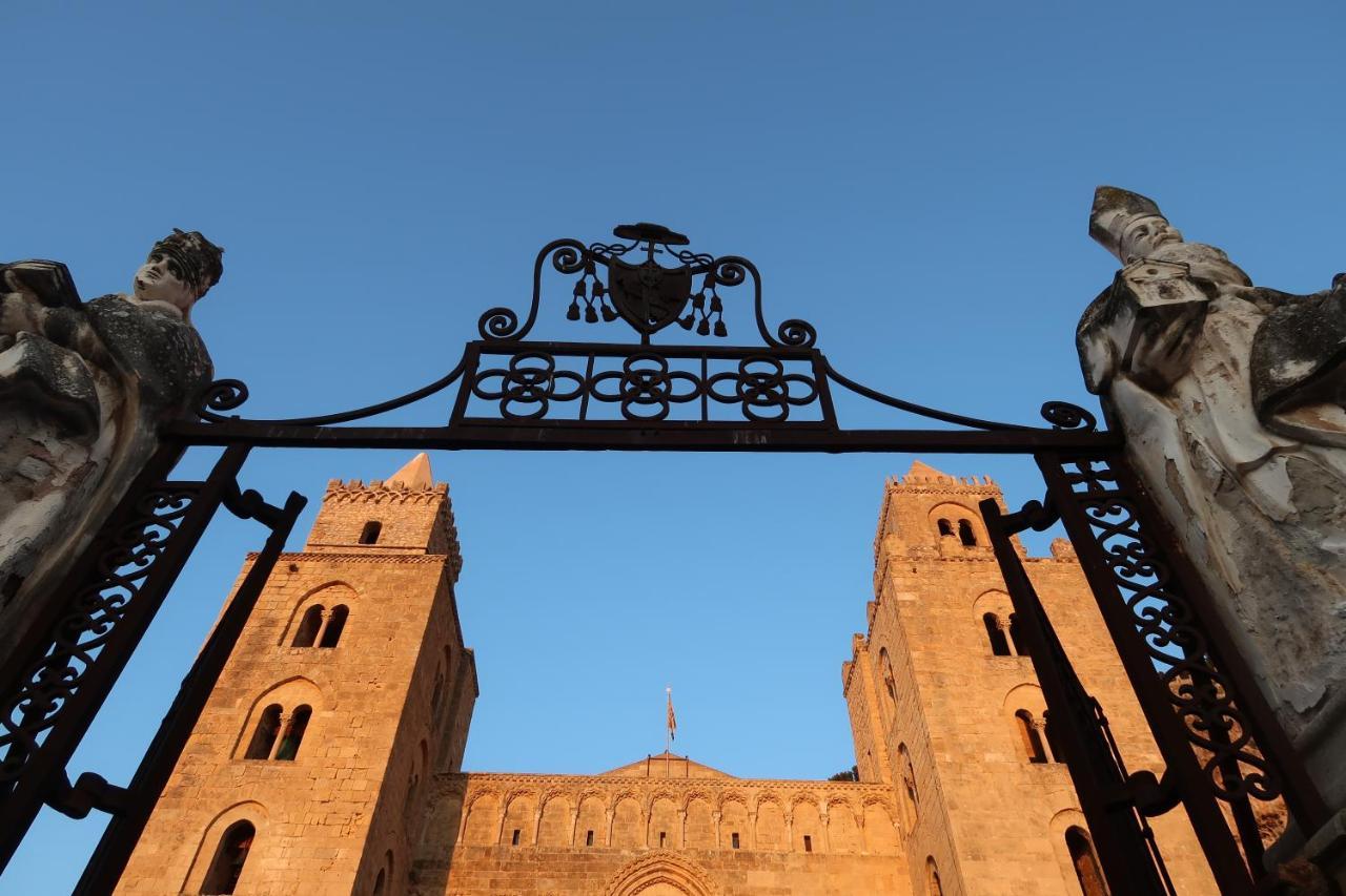 Familyholidays La Finestra Di Fronte Cefalu Bagian luar foto