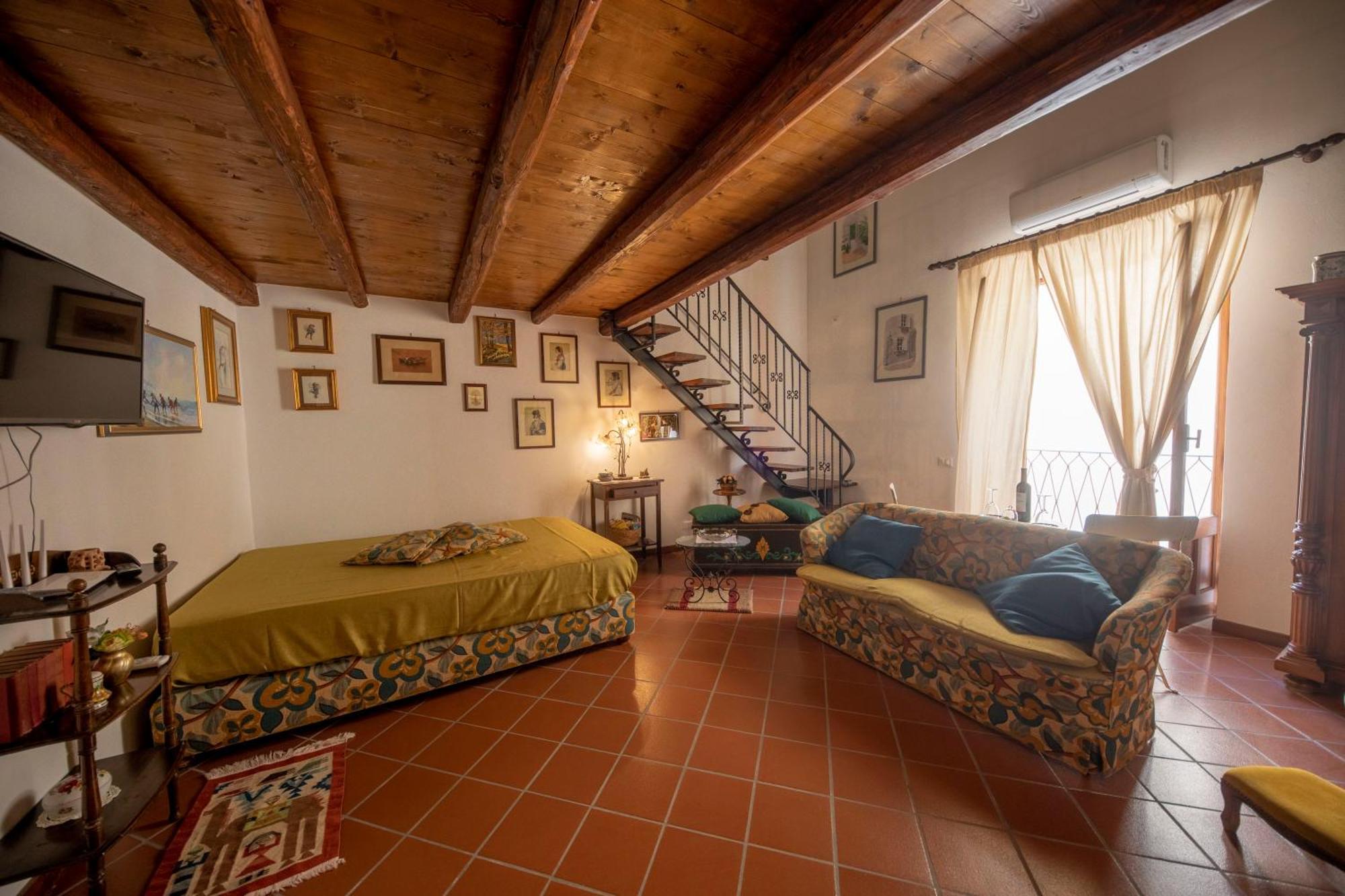 Familyholidays La Finestra Di Fronte Cefalu Bagian luar foto